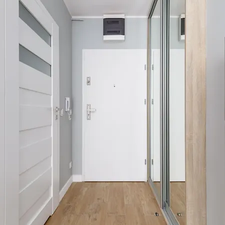 Seaside Rybacka With Parking By Renters Apartament