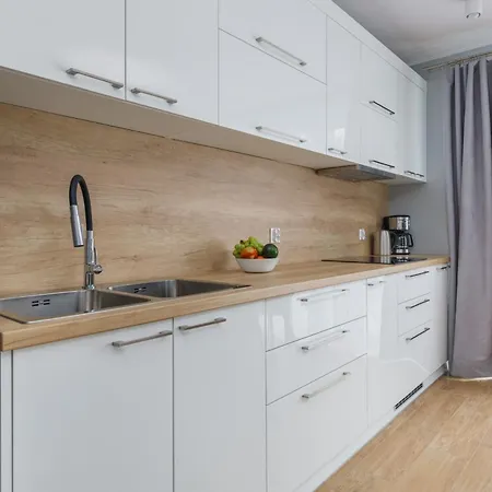 Seaside Rybacka With Parking By Renters Apartament